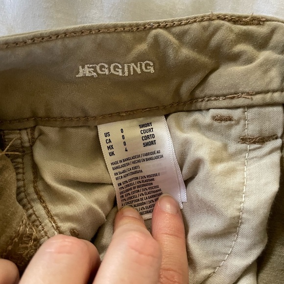 American Eagle Beige Mid-Rise Skinny Jeans - Picture 4 of 4